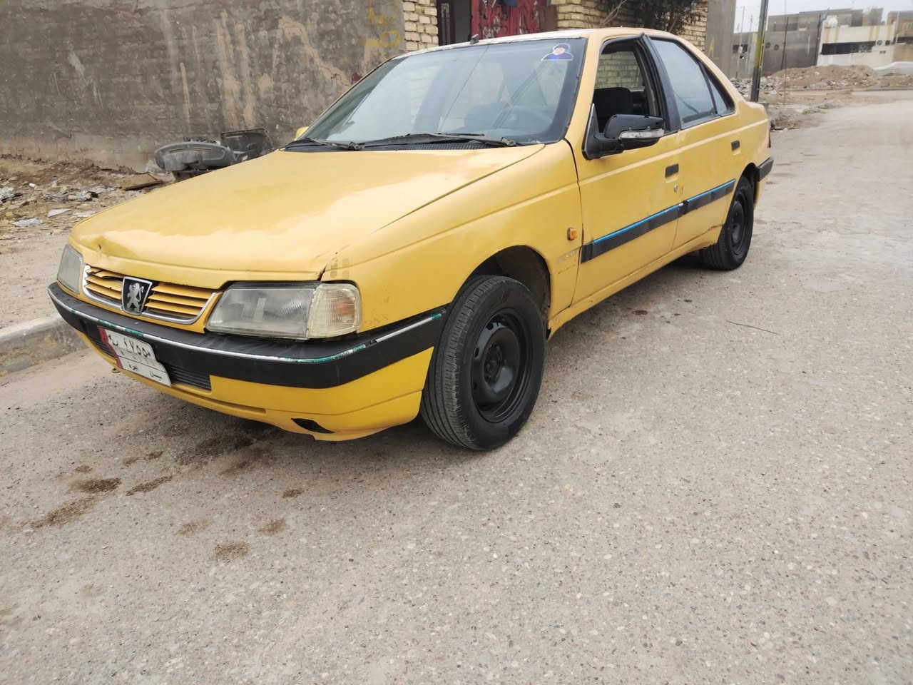 السلام عليكم بيجو 405 موديل 12سنويه منتهيه  غرامات ماعليه بس هيه ما اعرف شكد رقم ميسان الماني سياره مرتبه نضيفه كهربايات شغاله كلهه حداديه زينه تخم تاير  كير محرك مكفول 
العنوان ميسان كميت الشراي ينتصل خاص ماكو 
السعر 16وبيه مجال 
***********
