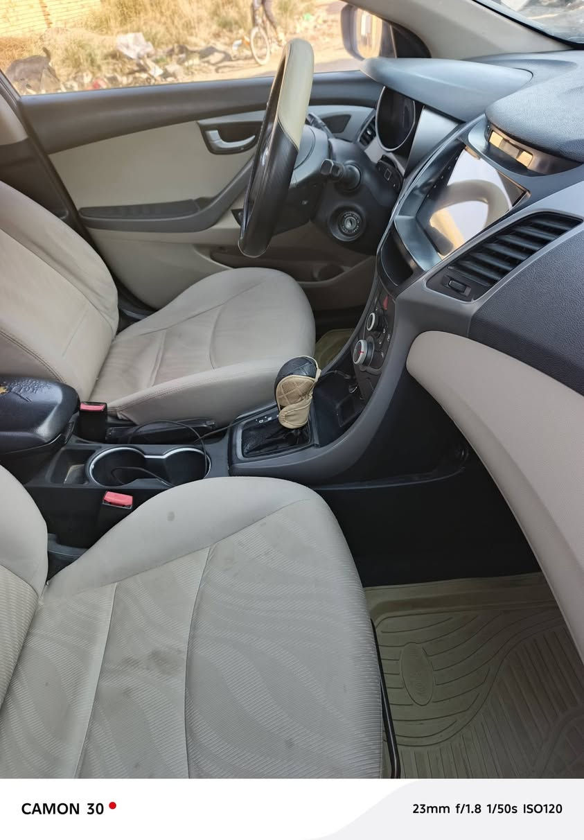 سلام عليكم الانترا 15 خليجي بيه أربع قطع صبغ فقط بدون دواخل جاهزه من كلشي رقم *********** كوت 
سعر المطلوب ١١٥ بيه مجال
