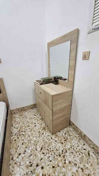 للبيع غرفة نوم تركي ٦ قطع مع الدوشك ٣٥٠ الف 
للتواصل عالخاص 
او عالرقم ***********
كويستان
