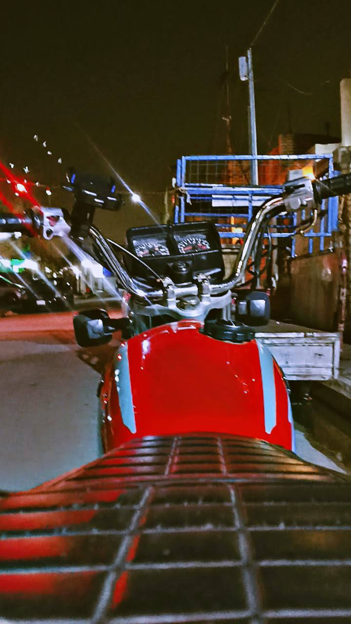 السلام عليكم دراجه اربعه كير للبيع تعمير 2023 فقط الشاصي 2021 متياز الدراجه بل حقيقه احله من الصور تجي وشوف سعر750 اتصال ***********
