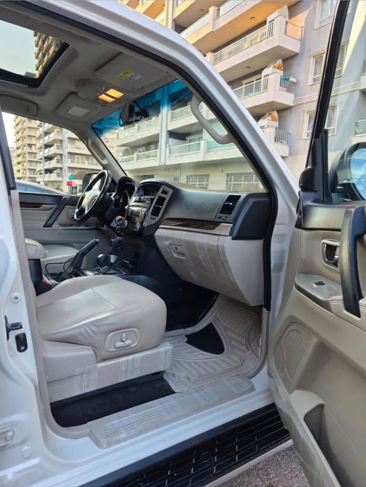 السلام عليكم للبيع باجيرو موديل 2013 حبتور كفاله عامه من ضربه صبغ كير محرك حداديه كله كفاله السياره مال مصرف اقساط يعني مطلوبه اقساط المصرف بدون تحويل أبيعك ادوات اتكفلك سرقه وعشائر فقط السعر 75 ورقه 
***********
