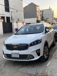 سورنتو ٢٠٢٠   خليجي مكفولة ماشية ٢٨ الف كيلو حقيقي   سيارة كفالة محرك ...