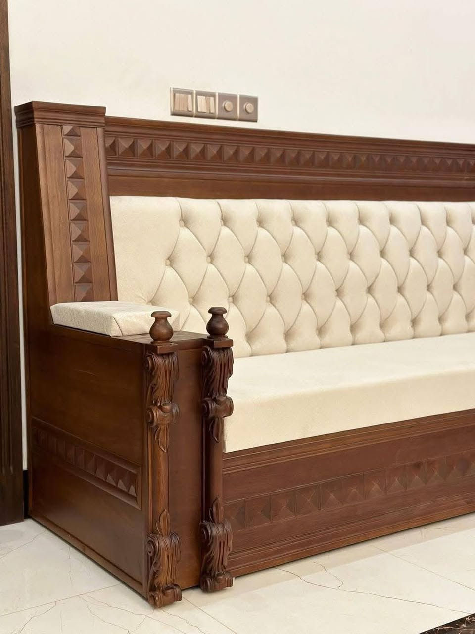 معرض النور الأثاث انسب الأسعار واحدث الموديلات في زمار للستفسار التصال على ***********
