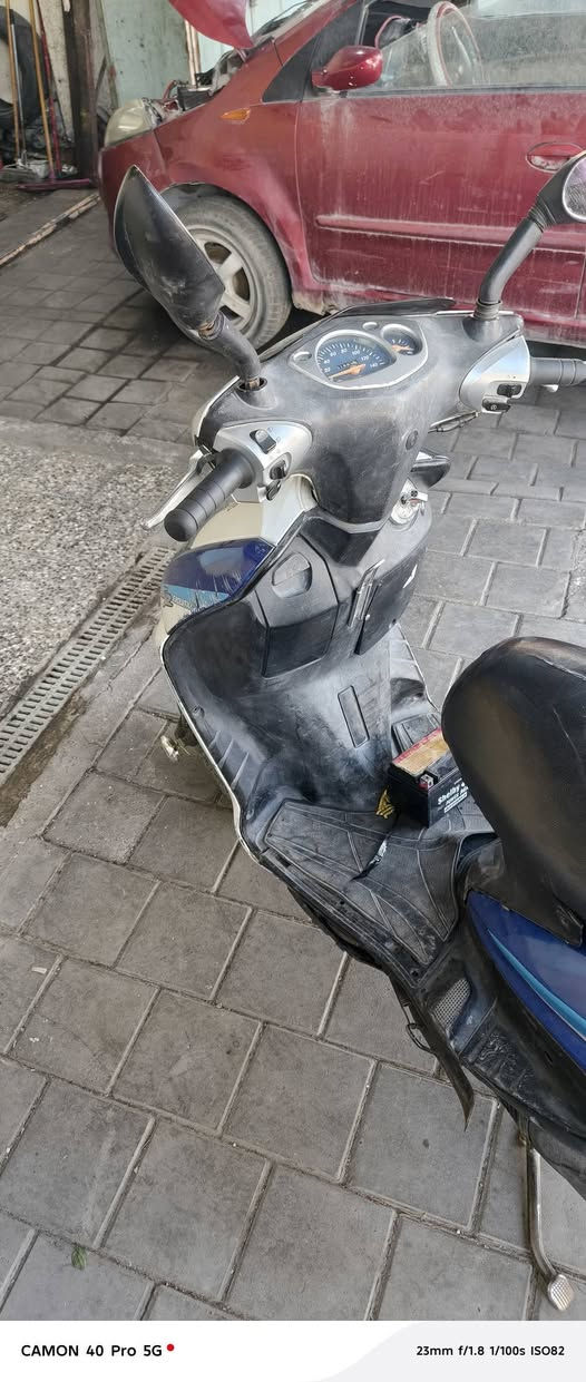 سلام عليكم
سكنس 140
دراجه نضيفه 
مراوس بشحن 
للتواصل *********** واتساب
