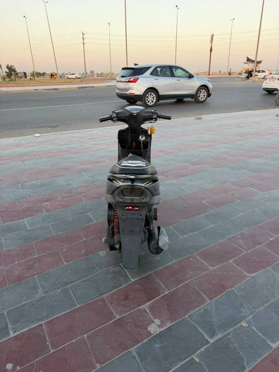 🔥 للبيع ياماها ماكس (Yamaha Max) 🔥
✅ بوشة 49
✅ محرك 125 سي سي
✅ المحرك غير مفتوح نهائياً
✅ بيها شلعة (Kick Start)
✅ مزودة وسحبها ممتاز
✅ جاهزة للاستخدام وما تحتاج مصاريف
💰 السعر: 900 ألف دينار وبيها مجال 
🔹 بيها مجال بسيط بعد المعاينة.
🚫 رجاءً جناية فقط البياع والشَرِه لا يتصل
📞 ***********
اتصال فقط (غير متواجد على فيسبوك).
