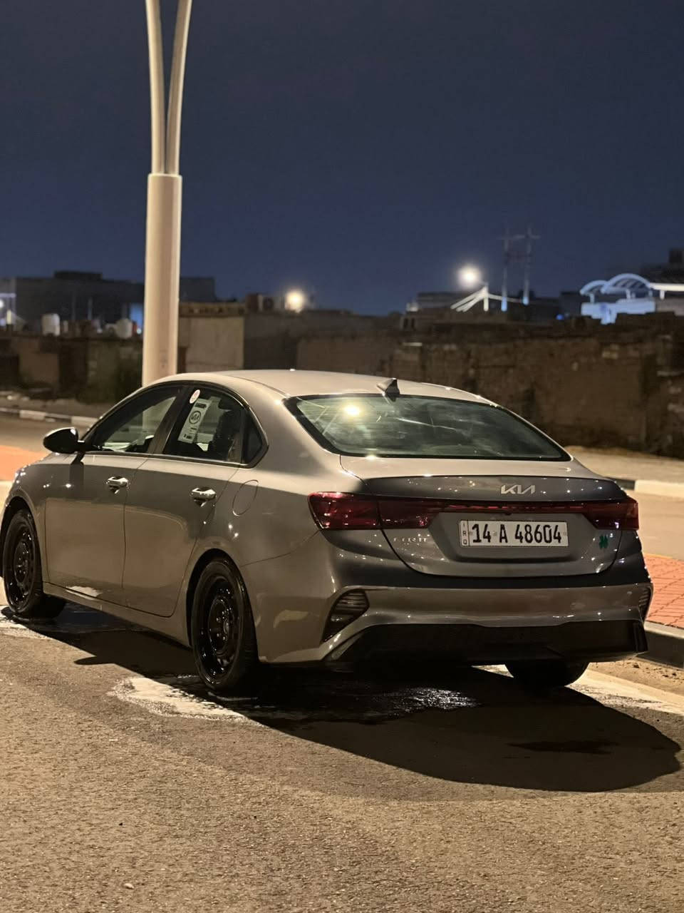 سلام عليكم كيا فورتي مديل 2022 سياره حره تحويل ثاني يوم بسمي سياره مابيه حدث كفاله ضربه وتبدل دخوليته اثر بطش بكنات   ٦صبغ وبيه بارد بل دير خلفي مكينه كير حداديه تخم تاير جديد  كفاله ماشيه 55الف  كفاله سعر 130وبيه مجال بصيط العنوان البصره القبله رقم ***********
