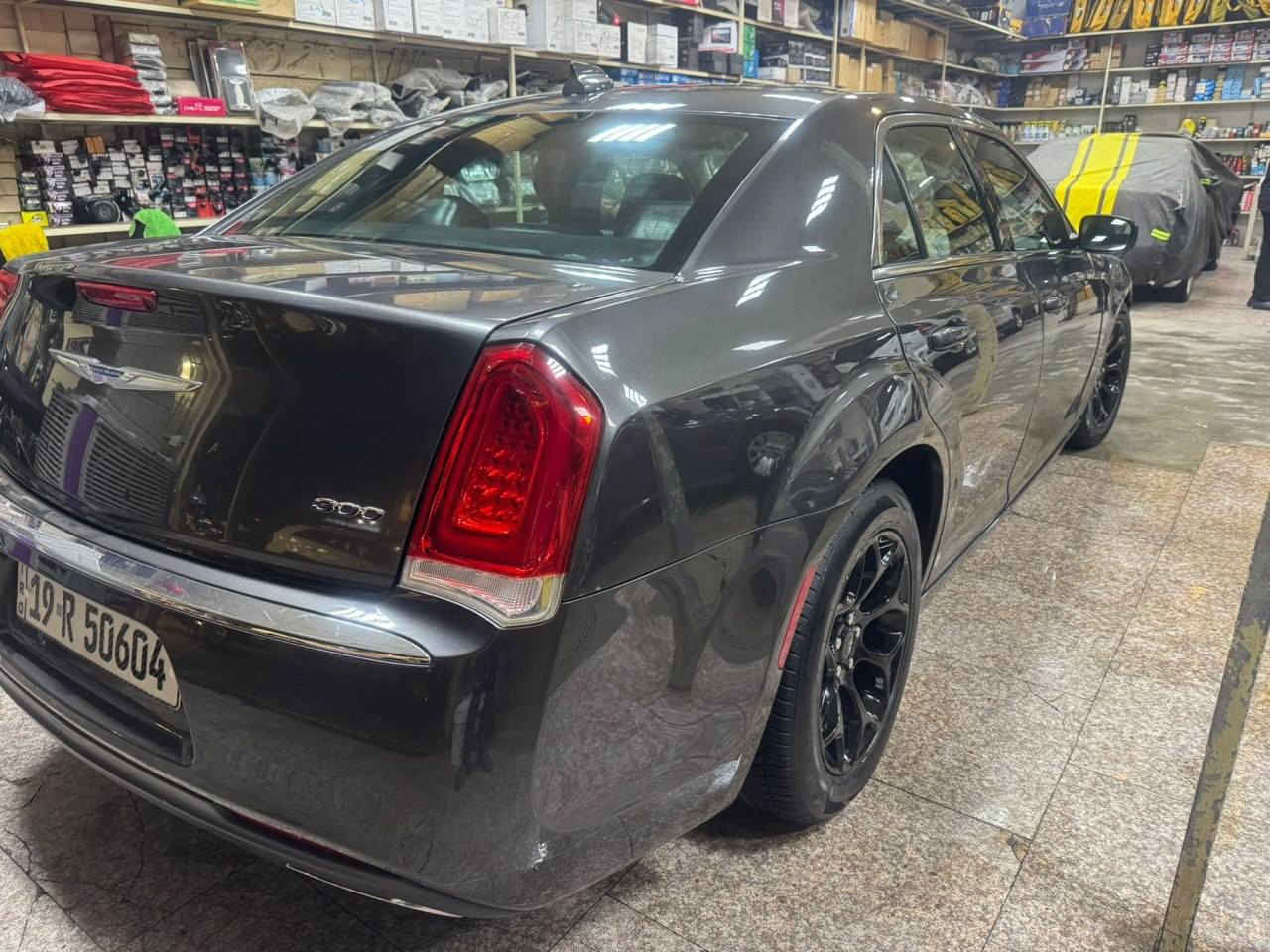 اوباما C300
2017 معلايه 2018
رقم كربلاء 
مبدله فخذه ع البناط بدون لحيم 
كامره خلفيه 
تدفئه كشنات الاماميه 
فتحه بنوراما
بصمه وتشغيل عن بعد
محرك 6سلندر 3600
ماشيه 231k
السعر 180
***********
