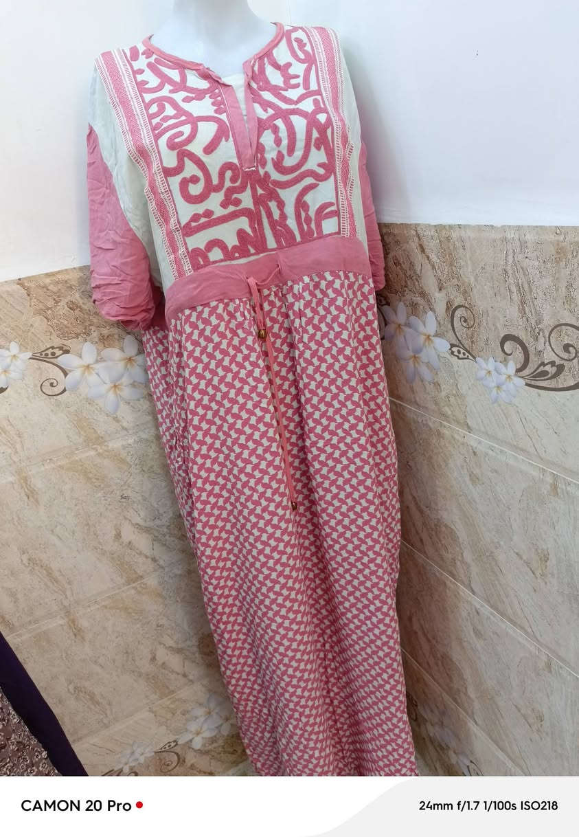 ✨ شلحتنا اليوم كلش أنيقة وخفيفة
👗 قماش يفتح النفس، تنلبس للبيت وللطلعة
💸 السعر مفاجأة: بس  ٧   الف 🔥
📩 للطلب يرجى الدخول خاص
🚚 توصيل داخل النجف الأشرف وجميع المحافظات
لا يفوتكم العرض 💖


**إذا كنت صاحب هذا الإعلان وتريد حذفه لأي سبب، رجاءا أرسل رسالة إلى الدعم الفني**