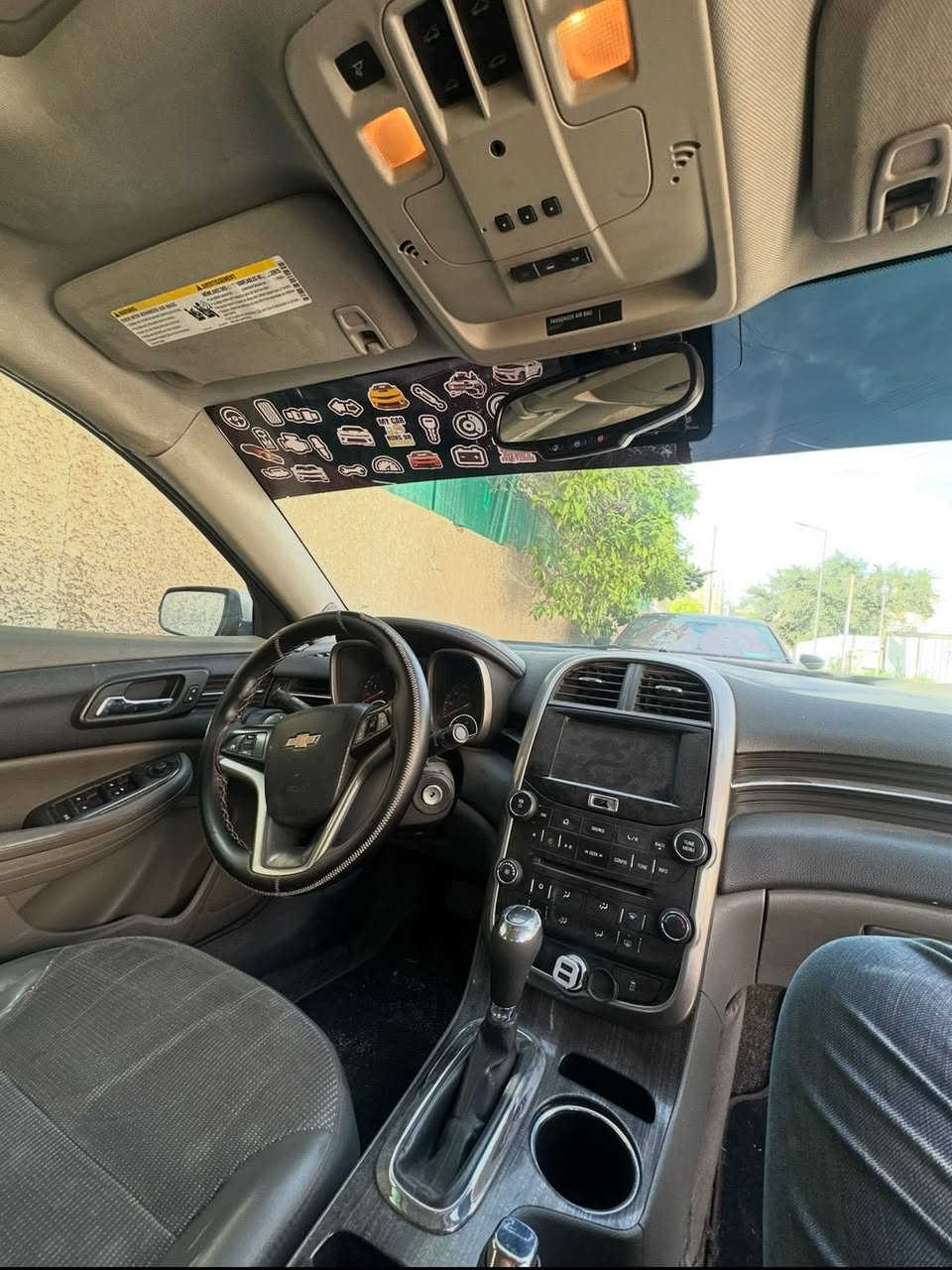 السلام عليكم
ماليبو ٢٠١٤ فول عدا البصمه رقم بغداد باسمي 
السياره بيها رش حزام توحيد لون و تصليح بالدواسات
محرك كير مكفول وجديد السياره صارلها سنتين الحمدلله خير من الله عارضها للبيع فقط متوازي على فلوس 
سعرها ٨٨ ورقة 
مكاني بغداد حي القادسية 
*********** 
اخوية عجبتك السياره اتصل و تعال شوفها ونتفاوض
وبخدمتك لا تعامل بالتعليقات او الاتصال
