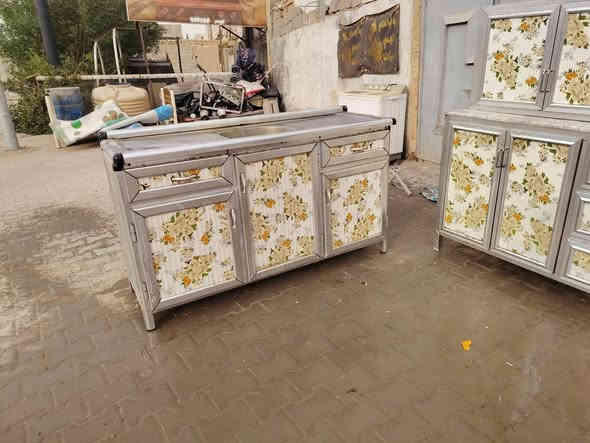 كاونتر تسكام نظيف وجاهز يتكون من 3 قطع 
المحلق مترين //والمعلق مترين// والسنكي متر ونص 
السعر 200 وبيه مجال المكان نجف حي العسكري كبل شارع السبسيس قرب السوق المحضر للستفسار ***********
