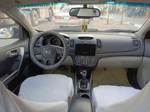 سلام عليكم سيراتو مديل 13بغداد سياره جاهزه مصفره هيه وغرامات مكينه كير حداديه كله 
جديد مكاني بابل شراي يتصل ***********
السعر 80 وبيها مجال
