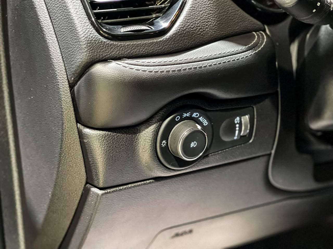 موديل ٢١

rt٣٦٠٠

حادثها جاملغ ايمن فقط 

مواصفاتها معروفه بدون ماحجي 

سيارة جاهزة من كلشي اي نقص مابيها. 

رقم بغداد انكليزي بسمي تحويل ثاني يوم 

مكان السيارة بغداد بالشعب 

السعر. 290

***********
