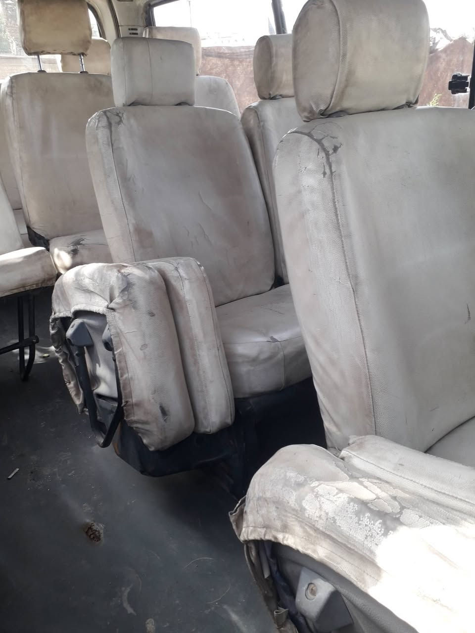 فوتون ٢٠١٠ رقم دولي سنويه ٢٠٣٠سياره جاهزه مكينه وكير وحداديه وداخل تحويل مباشر مصفره هيئه وغرامات السعر ٤٠ اكو مجال للشراي اتصال ***********
