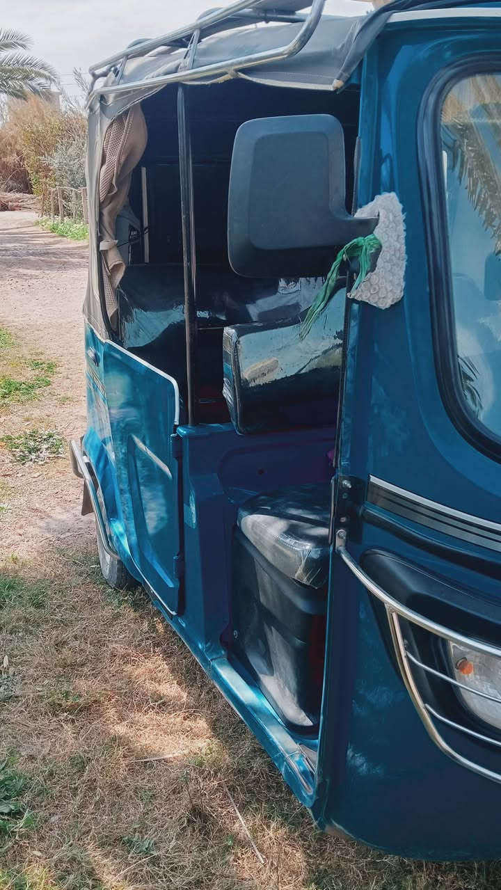 السلام عليكم تكتك للبيع تي فيس موديل 22 داخله هزه جديده رقم وسنوية انكليزي تحويل ثاني يوم كفاله عامه كشر و مكينه مكاني بغداد المحموديه ***********
