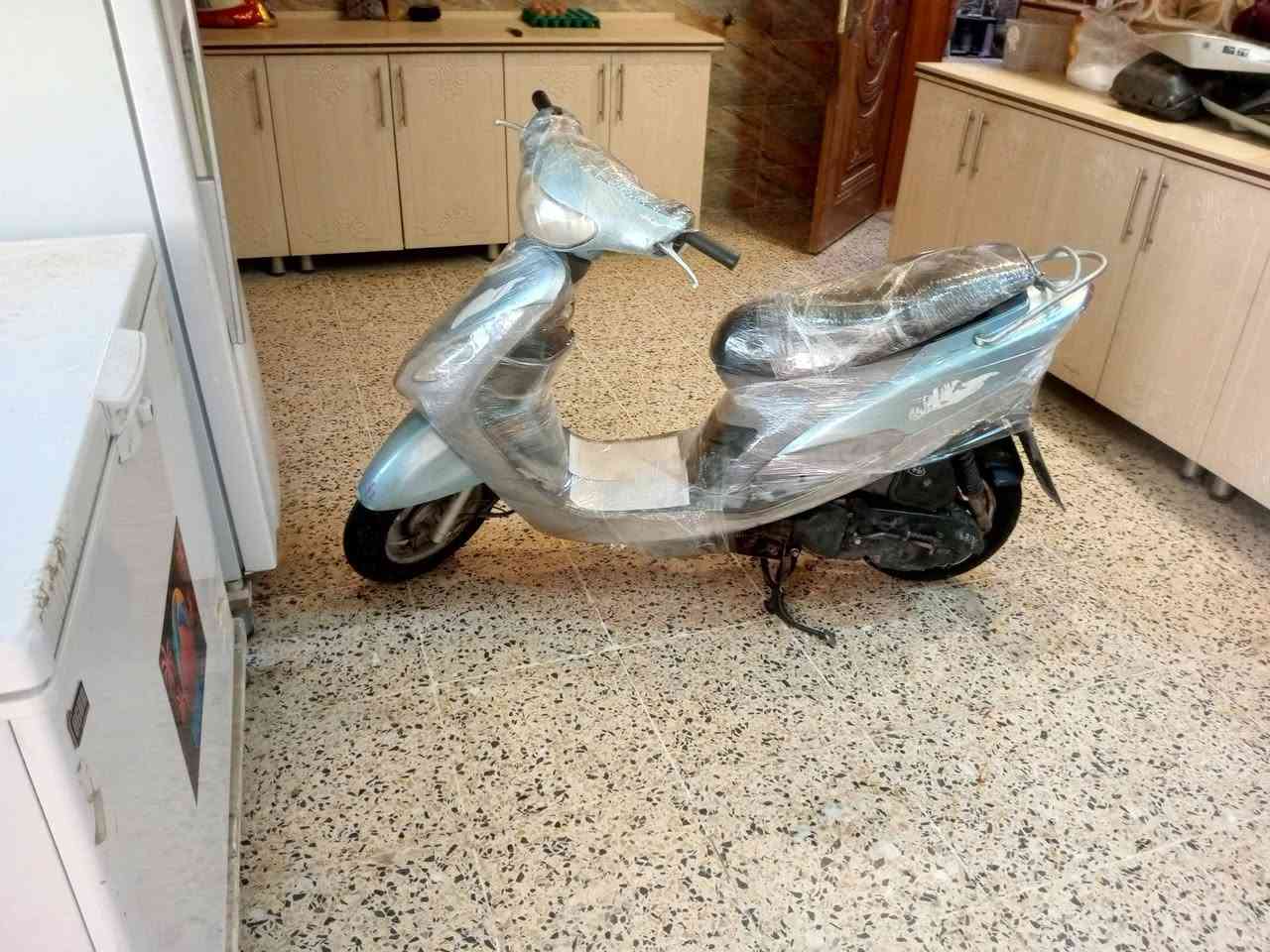 سلام عليكم ورحمه الله حبايب ماكس موديل الفين و5دراجه جديده مال باله جديده حيل وكفاله  عامه شراي يتصل ***********
