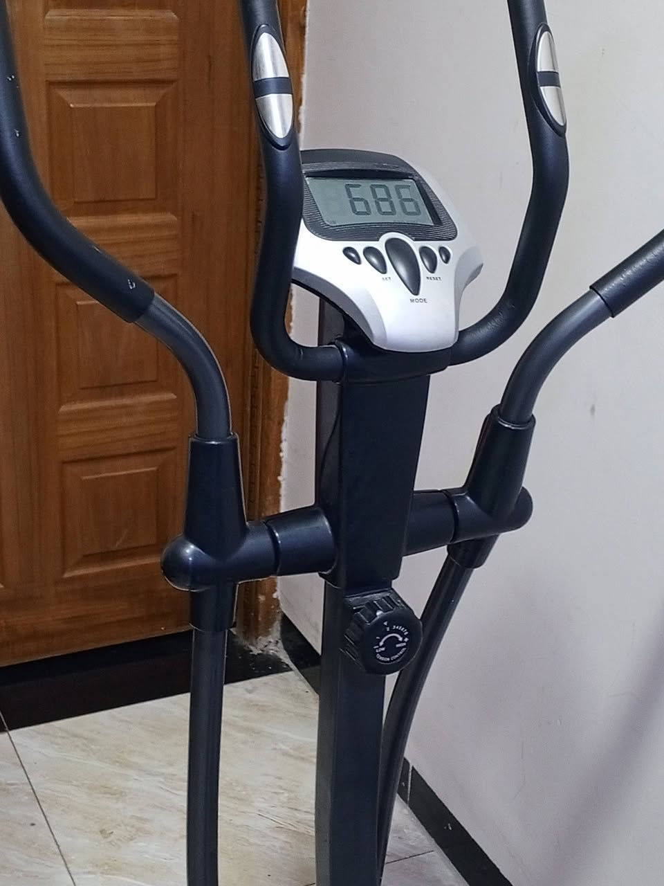 السلام عليكم.. جهاز رياضي بحالة ممتازة ثقيل جدا ماركة السعر 200الف وبي مجال بغداد الدورة شارع 60 موبايل ***********
