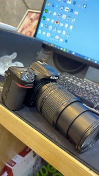 نيكون D7500 الكاميرا نظيفه بنسبة 90%  عدسة 18-140 VR كلش محافظ عليها  ...