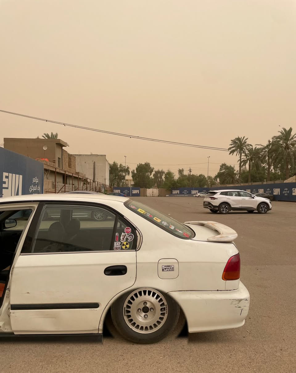 السلام عليكم هوندة سيفك 2000 كير عادي  مكينة وكير كفالة داخلها كلش نضيف سعرها 35 ورقة وبيها مجال رقمي ***********
