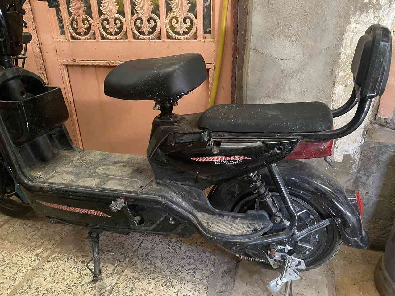 السلام عليكم دراجة شحن حجم وسط استعمال قليل سعر 275الف واتساب ***********

