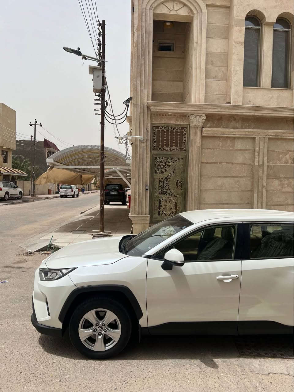 راف فور 
مديل 2020 وكاله ساز SAS 
مكينه 2500 بانزين فقط
وارد خليجي ياباني اصل  
رقم بغداد حره تحويل ملكيه
بيها صبغ ابواب اثنين مع الجاملغ الخلفي

السعر 179
مكاني بصره  
للاستفسار *********** البصرة, العراق
