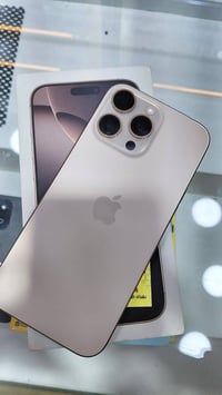 آيفون ١٦ برو ماكس • ٢٥٦ • بطارية ١٠٠٪