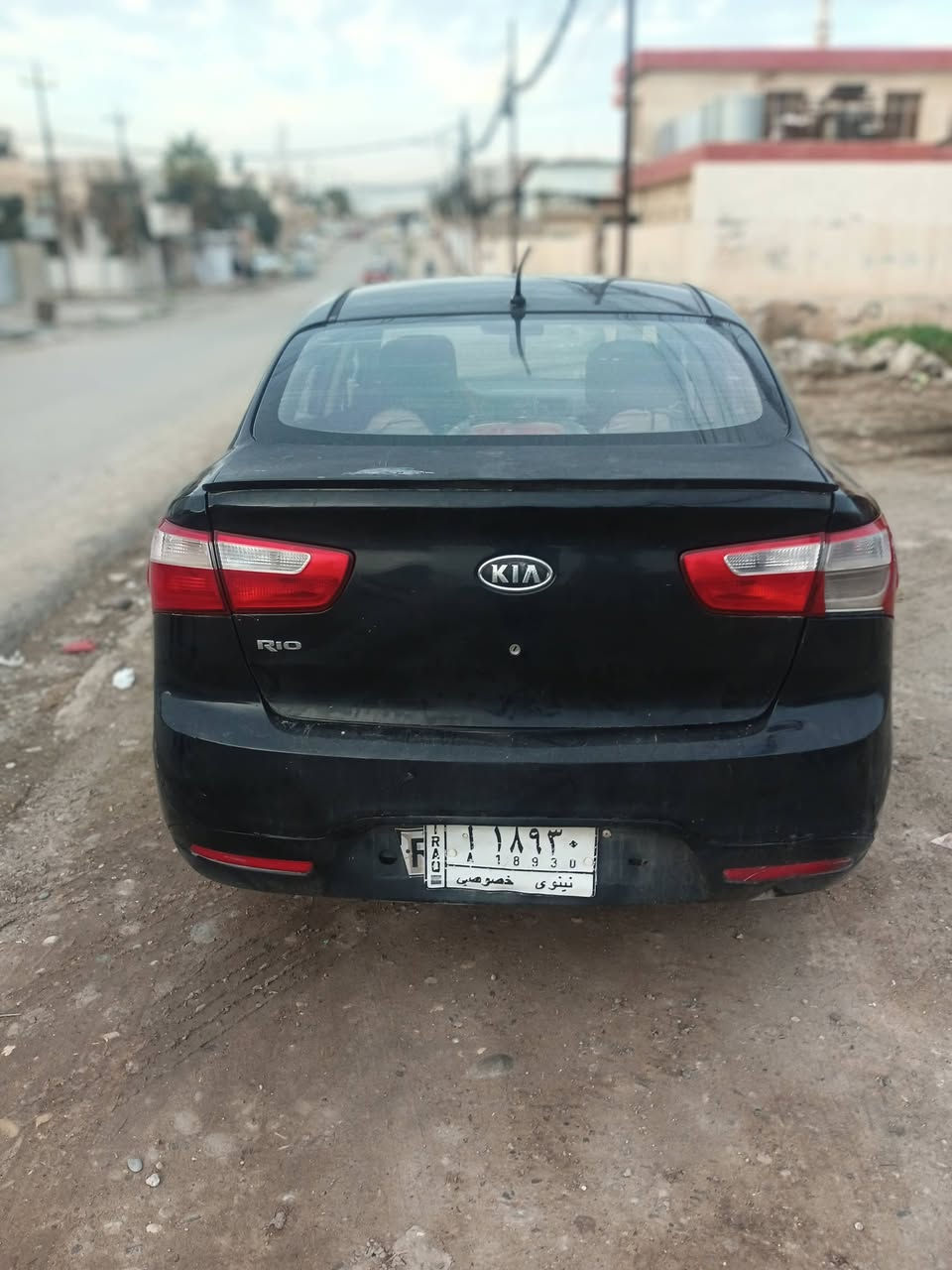 سياره كيا ريو دبدوب موديل 2012 كوري ثلاث قطع صبغ كابون رقم نينوى عندي وكاله بيها سعر 70 وبيها مجال 
***********
