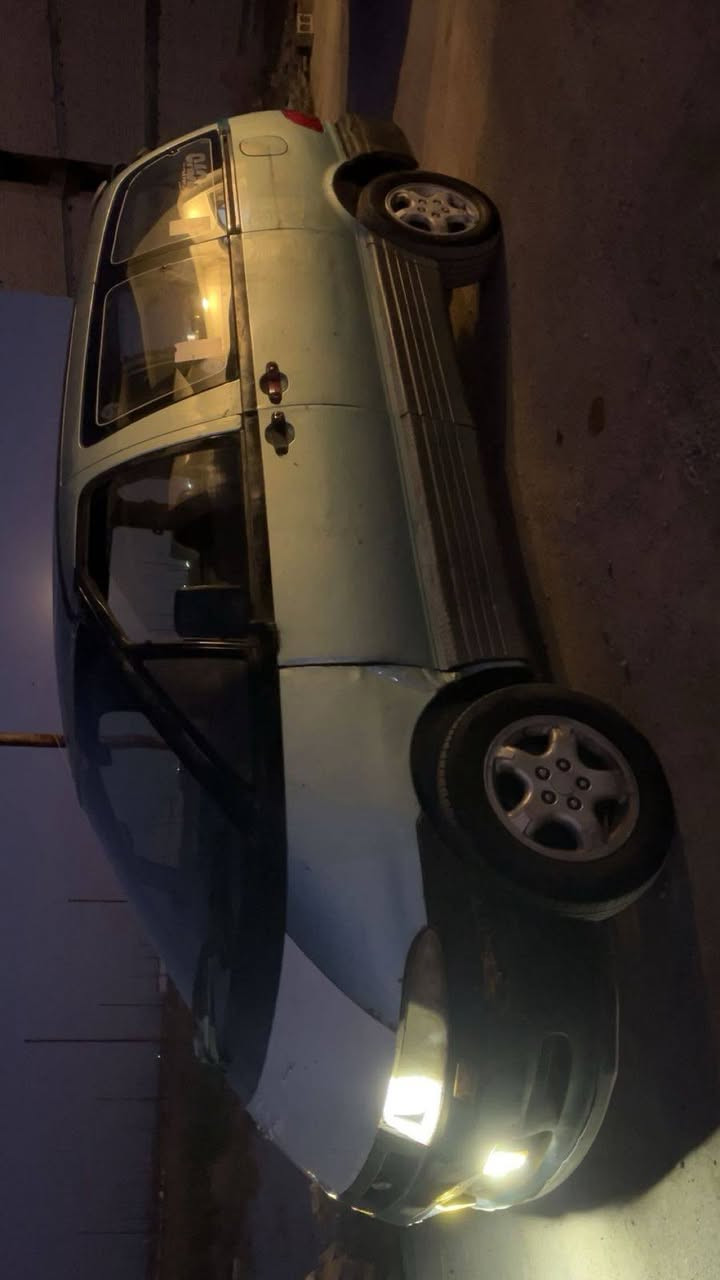 تيوتا بريڤيا موديل 93 كير اوتماتيك محرك بلادي 4سلندر
رقم ديالئ انكليزي 
نواقص السيارة جوزه دهن بولبرن خلفي دساكت امامي 
السعر 25 ورقه بيهة مجال بسيط العنوان بغداد / الشعب 
واتساب ***********
