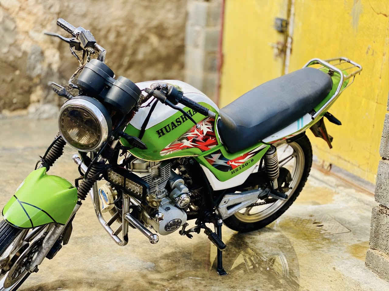 السلام عليكم
هيوشه 2017 الكشر محدث المحرك نشاط ونعومه فول باتري جديد دسكات جديده الكهربائيات كلها شغاله الماطور جاهز ما ناقصه شي السعر 450 وبي مجال  ***********
