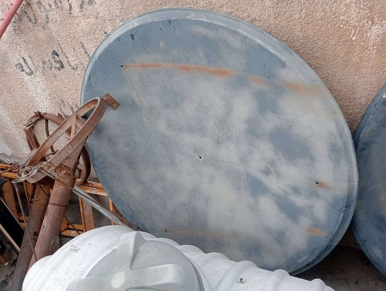 السلام عليكم صحن عدد 2لبيع واحد حجمه 130 وثاني140بغداد حي العامل لا يوجد توصيل ***********
