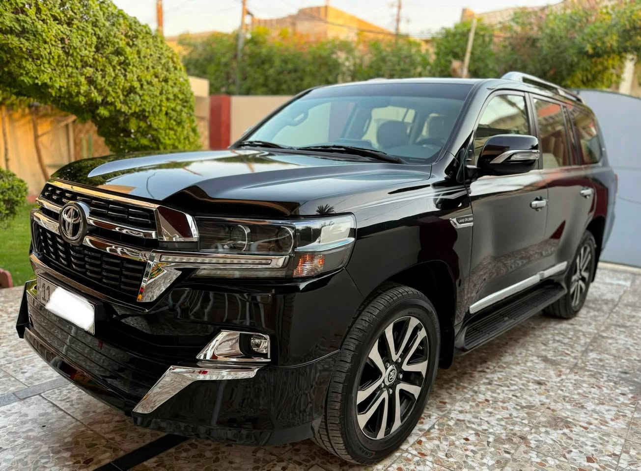 لاندكروز 2019 ساز GXRمحرك V8
السعر 415 ورقة 

مواصفات فول V8 سعة 4.6 
رقم بغداد انكليزي اب اسمي 
ماشية 177 الف كيلو متر 
ملاحظة صبغ الهلال مال جاملغ الخلفي والباقي الكشر مكفول من الصبغ والتبديل المحرك والكير كفالة من الفتح والتبديل 
تخم تاير جديد دنلوب اصلي  صدر وميكانيك جديد مابيهة اي نقص غرفه السيارة مبينه نضافته بل صور 

موقع السيارة بغداد الكرخ الجامعة

السعر 415 ورقة نقد بدون مراوس 

اي استفسار الاتصال على 
‭***********‬
