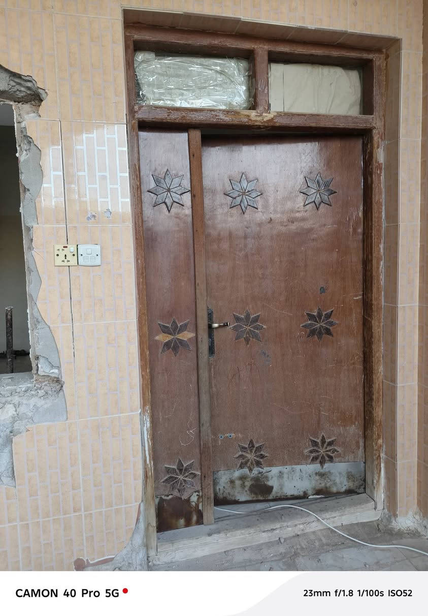 يوجد لدينا للبيع أبواب و شبابيك مستعملة نظيفة
للاستفسار *********** 
هيت قرب مستشفى هيت العام
