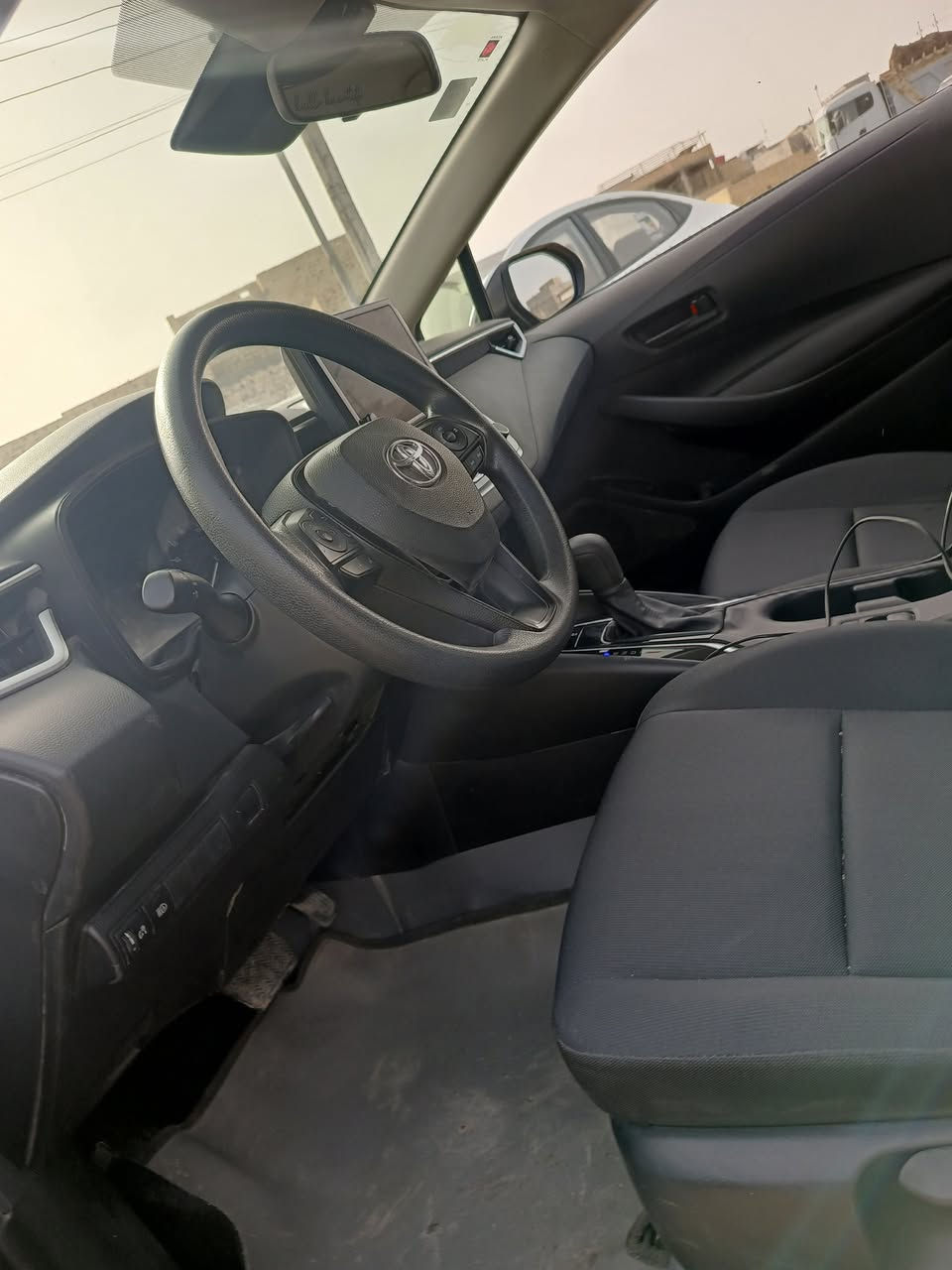 عندي كورلا 23ماشيه 23ميل ياباني للمراوس بفورد مافريكا24او 23 رقم الهاتف ***********
