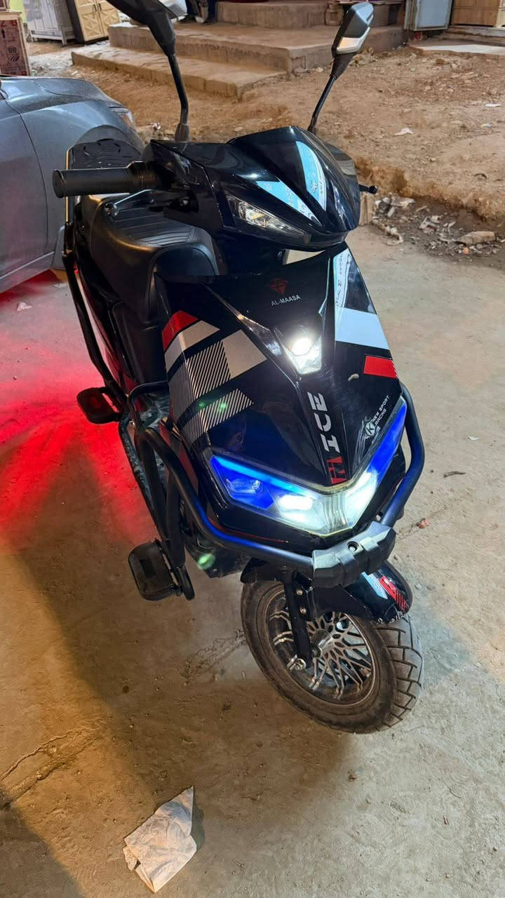 ماطور ماسه لبيع بعده جديد وكلشي شغال بي بطاريات بعده جديده سعر 650وبي مجال رقم ***********
