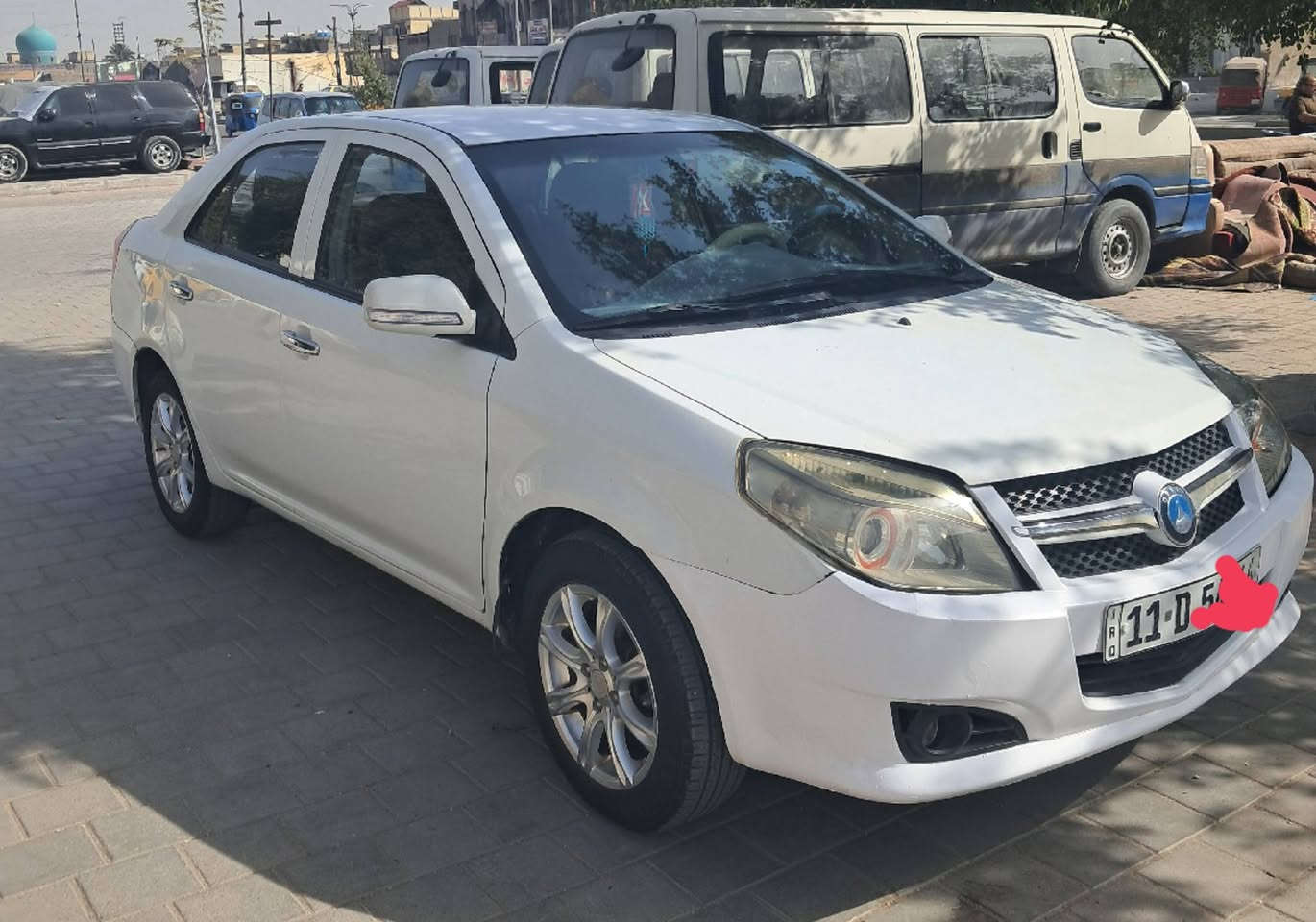 السلام عليكم جيلي ام كي موديل 2012 سياره مكفوله وبلاديه كلشي بيها شغال تبريد تدفئه كهربائيات سياره ماشيه 100 الف بغداد بسمي رقم دولي سنويه ل 2030 رايدها 45 وبيها مجال اتصل على الرقم ***********
