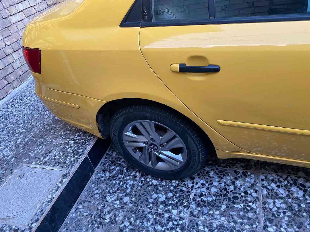 السلام عليكم
سوناتا موديل 9 للبيع رقم بغداد 
مكينة گير مكفول 
بيها هاي الطخة الموضحة 
المكان بغداد المعامل الباوية 
السعر 83 
***********
