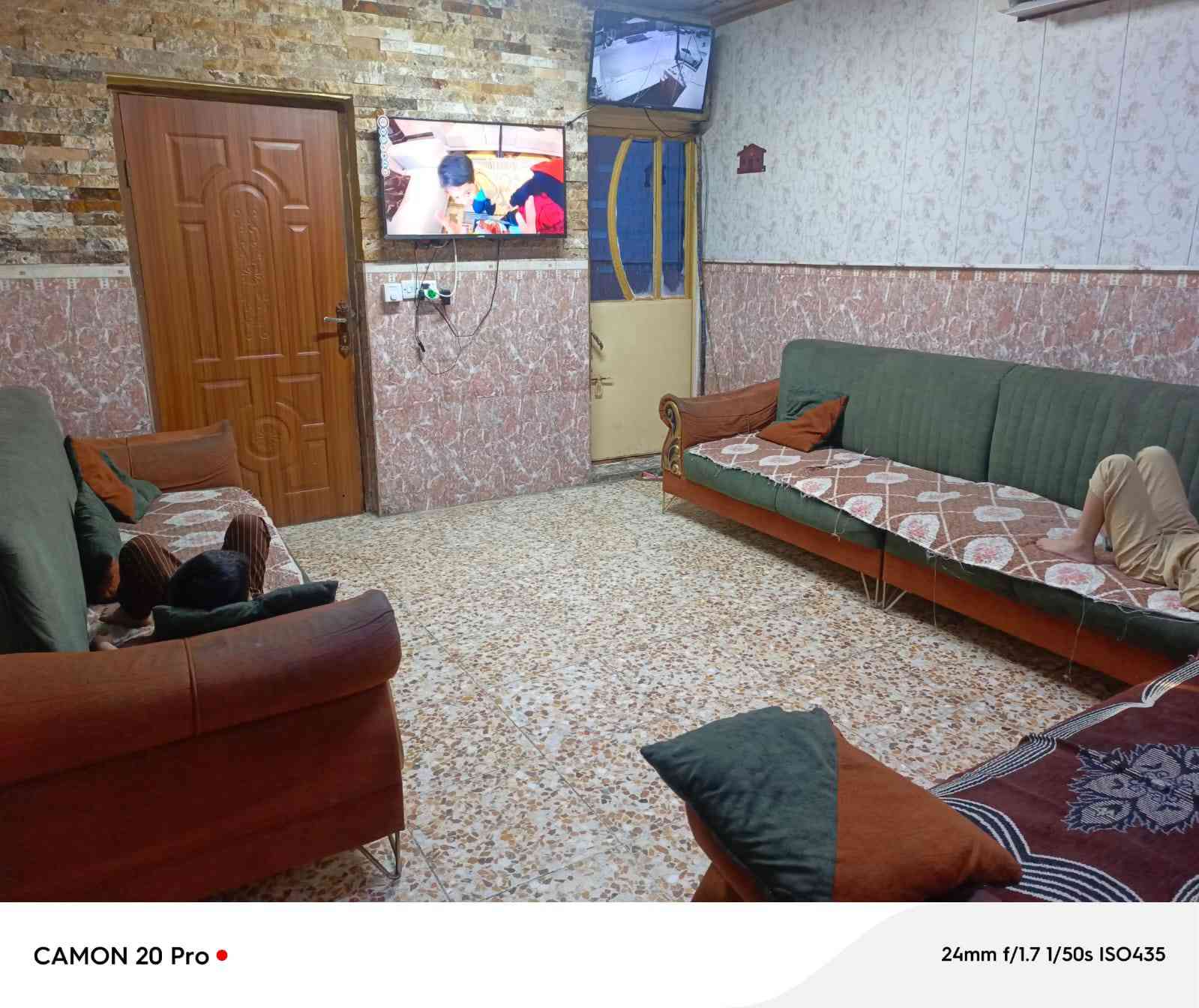 بسم الله الرحمن الرحيم
توكلنه على الله
السعر مناسب مال مستعجل

دار للبيع 
مساحته ١٢٠ متر  واجهه (٤ونص) نزال(٢٧ونص) 
الموقع المشتل الزيدي
بناء ١٩٩٠
البيت طابو صرف 
يحتوي على ٤نوم البيت طابقين
البيت مدخلين
صاله مطبخ خدمات منور 
صرمه
شارع عرضه ١٥

للاسستفسار الاتصال على الرقم اوالتواصل وتساب وخاص
***********
