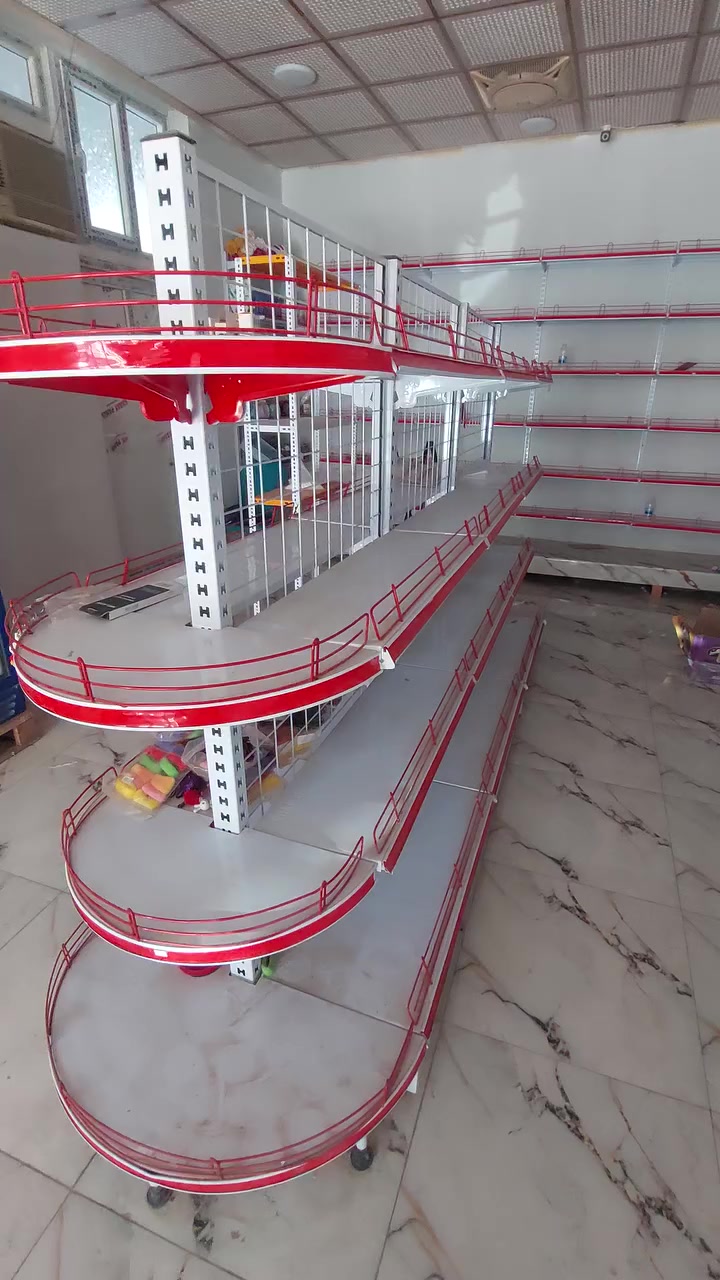 سفينه وسطيه كلش جديد  ٤ متر السعر ٤٥٠.٠٠٠ وبيه مجال بسيط استعمال شهر
للاستفسار الاتصال  *********** &***********واحد
