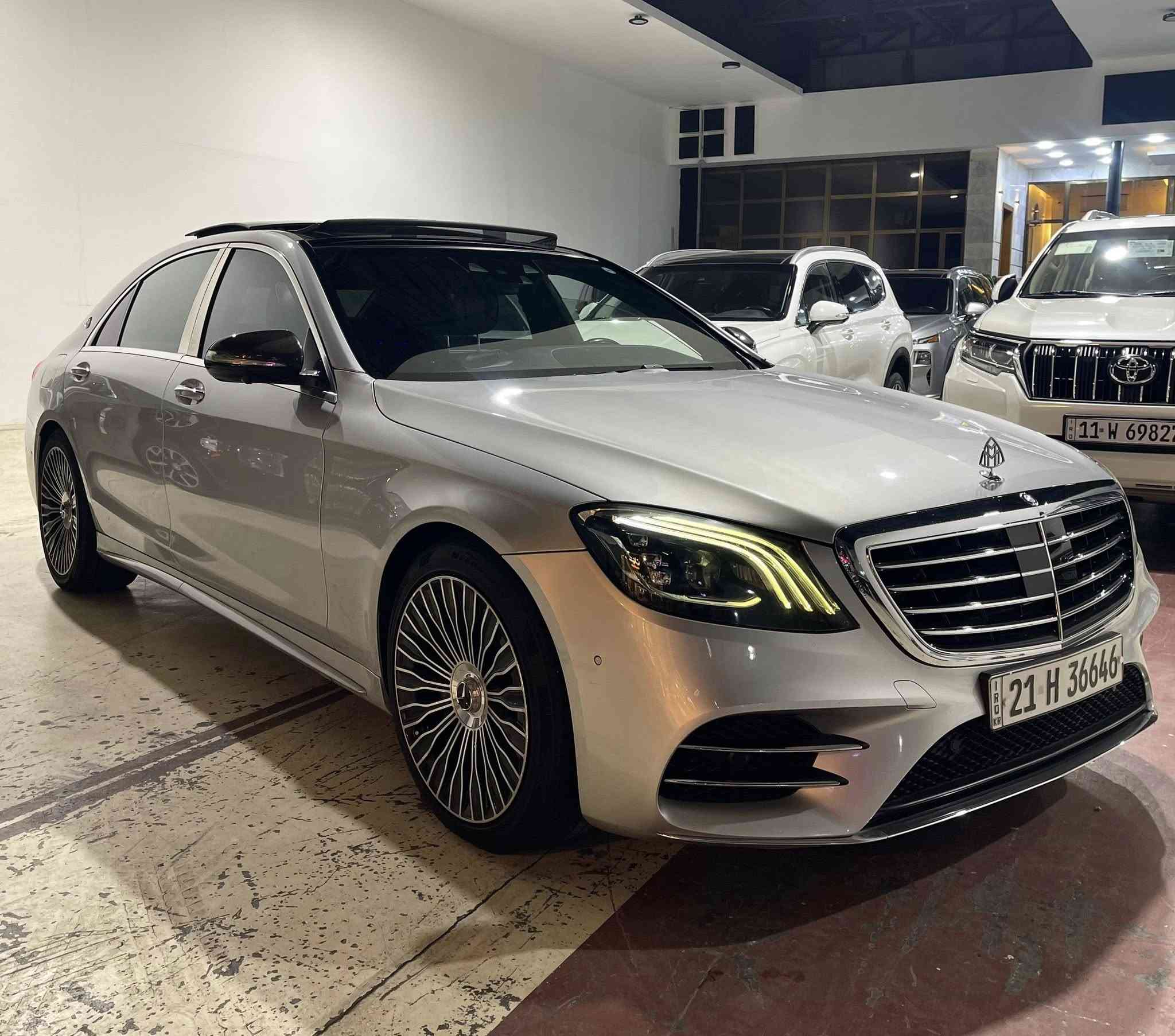 للبيع او مراوس
للبيع S500 2018
سقف بانورما 
لارج باب طويل 
ثلاث دكم 
داخل صاج 
ابواب شفط 
كشنات تبريد تدفئه ذاكره 
جكات 
لون مميز رصاصي ميتاليك ابو شذرة 

جديدة جدا 

مكانها بغداد معارض النهضة
***********
