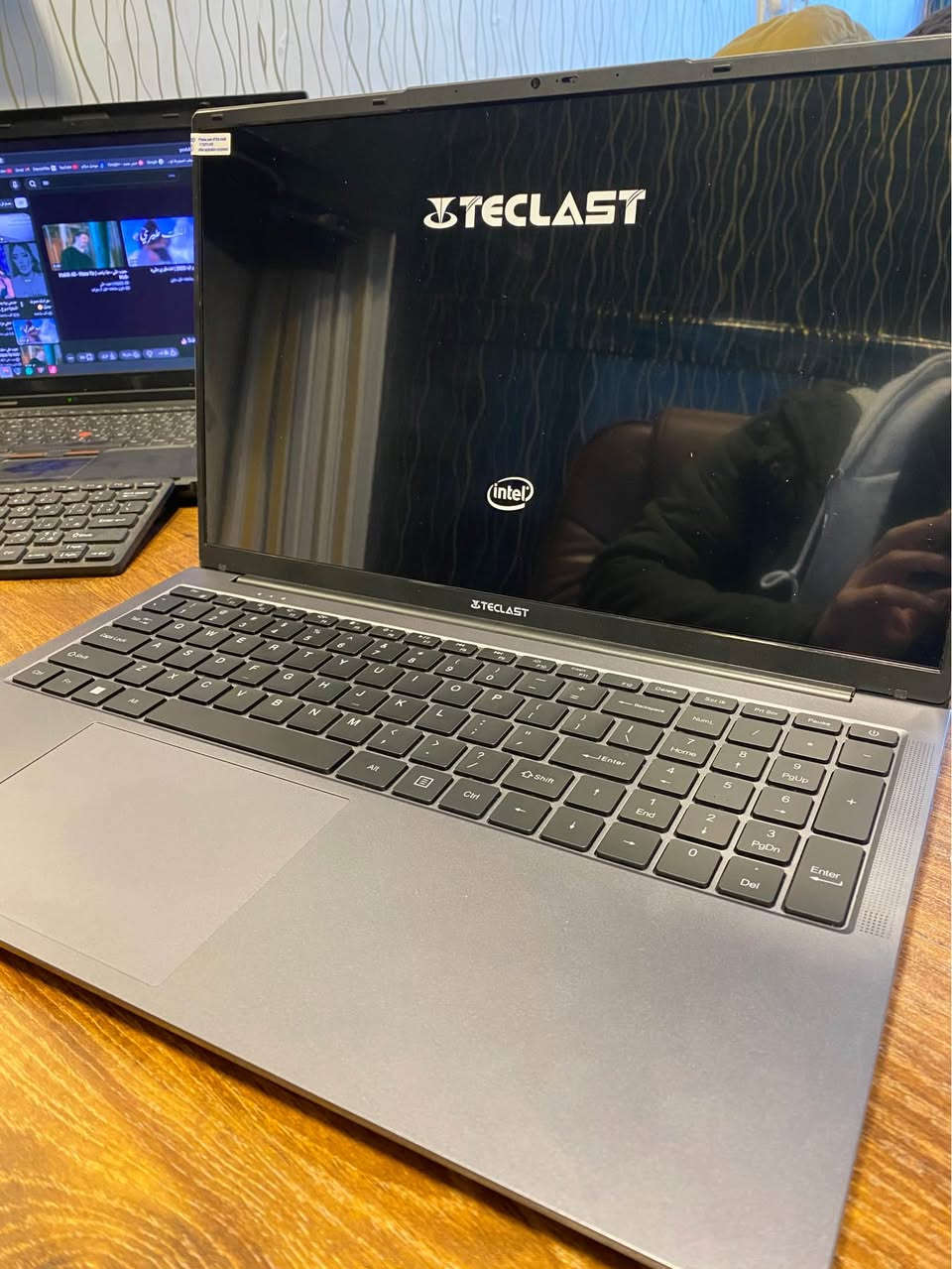 لابتوب ticlast
جديد بالكارتون لزكة الشاشة بعدها موجودة
مواصفات:
Ram 16
كرت شاشة داخلي
هارد ssd512
بطارية تدوم اكثر من 3 ساعات
وضع الشركة لا مفتوح ولا مبدلنضافة كدام العين
سعر 220 الف
المكان /موصل ايسر حي فلسطين /قرب كافيه دنيز
رقم التلفون/ *********** موصل, نينوى
