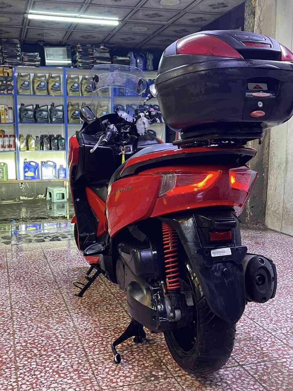 يالله 
سلام عليكم 
فورزا 012 كفاله عامه برغي ممفتوح بيها استاند صفح حساس كلوبات زنون تخم تايره جديد الدراجه احله من الصور مكينه لا نضوح ولا تنقيص ولا دخان نكره وحده وين ميعجبك روح دراجه ماشيه 30 الف مكفوله من الفتح والصبغ والتبديل العنوان بغداد السيديه تواصل ***********
