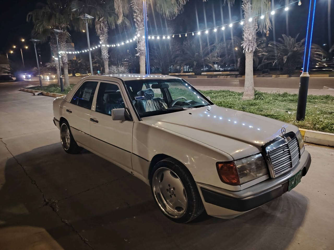 مرسیدز مۆدیل 1991سەنەوی اسڵی پاکانەی مروری لەگەڵە چوار تایەو ویلی لۆک مەکینەبەطە 2500تابڵێی پاکە سەیارە *********** Miami, FL
