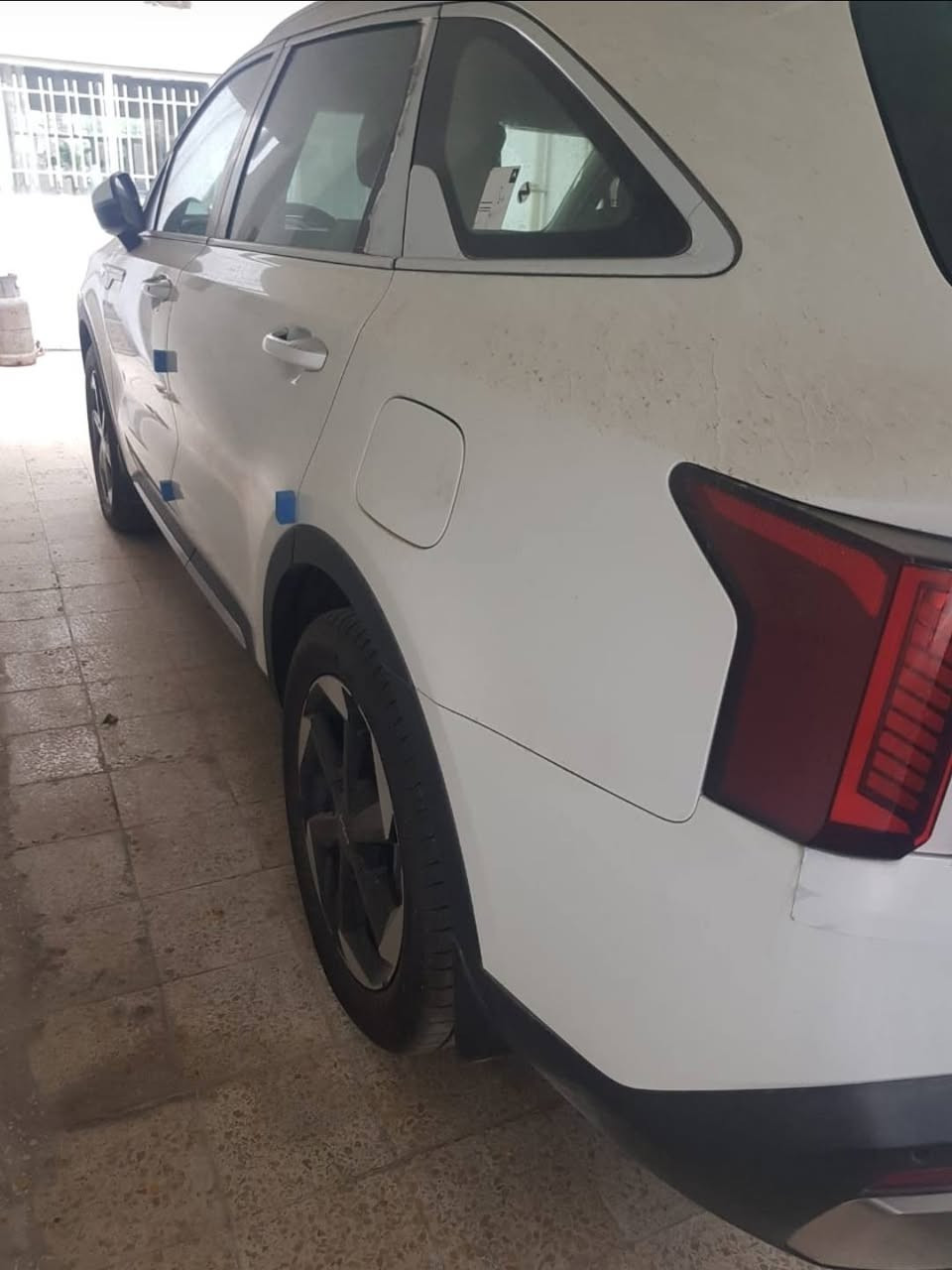 السلام عليكم 
كيا سورينتو للبيع موديل 2024 ماشيه تقريبا 8000 السيارة جديده خليجيه بيها بصمه ودخول ذكي وصندوق كهرباء وتبريد منفصل بين السائق والراكب و7 مقاعد والكير عصا وداتا شو حجم المحرك 2500 ويل مالتها 19 حساسات امامية خلفيه و ولد نهاري ومرايه تعتيم السعر 282 وبيها مجال حك الجيه 

للاتصال 
***********
