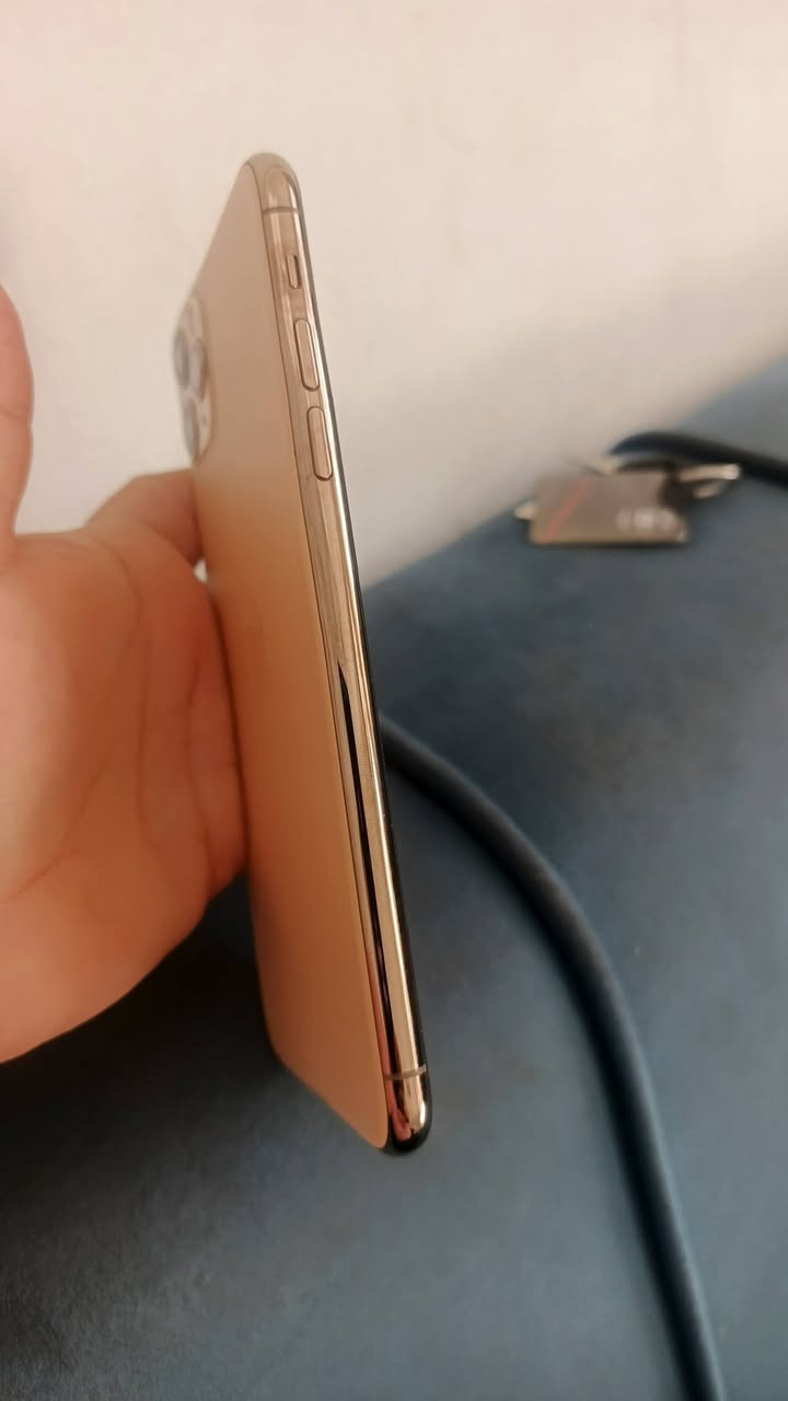 السلام عليكم 
ايفون ١١برو ماكس بلادي على وضع الشركه 
وتررر ذبه بالمي بي ضمان 
بطاريه بلاديه ٧٤ ذاكره ٦٤
السعر ٣٢٥وبي مجال
عنوان بعقوبه تحرير 
***********موجود واتساب وخط وتدللون
