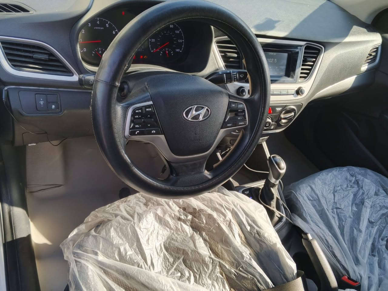🚘 للبيع | هيونداي أكسنت 2020

📍 وارد أمريكي – حرّة (نهاية سنة)
🤍 اللون: أبيض صدفي

مواصفات السيارة:

* الضربة في أمريكا كانت دعاميات فقط.
* داخل العراق: مدكر أمامي وصفحة السائق.
* بدون صبغ بمقدار نص شبر.
* طخة بسيطة بالباب.
* تم تبديل الكير إلى كير إلنترا 2018 أوتوماتيك (AT).
* السيارة استخدام يومي، وما تشكي من شيء.
* الفحص بأي مكان يختاره المشتري.

السيارة نظيفة وسعرها مناسب، والبيع للمشتري الجاد فقط.

للاستفسار : ***********
