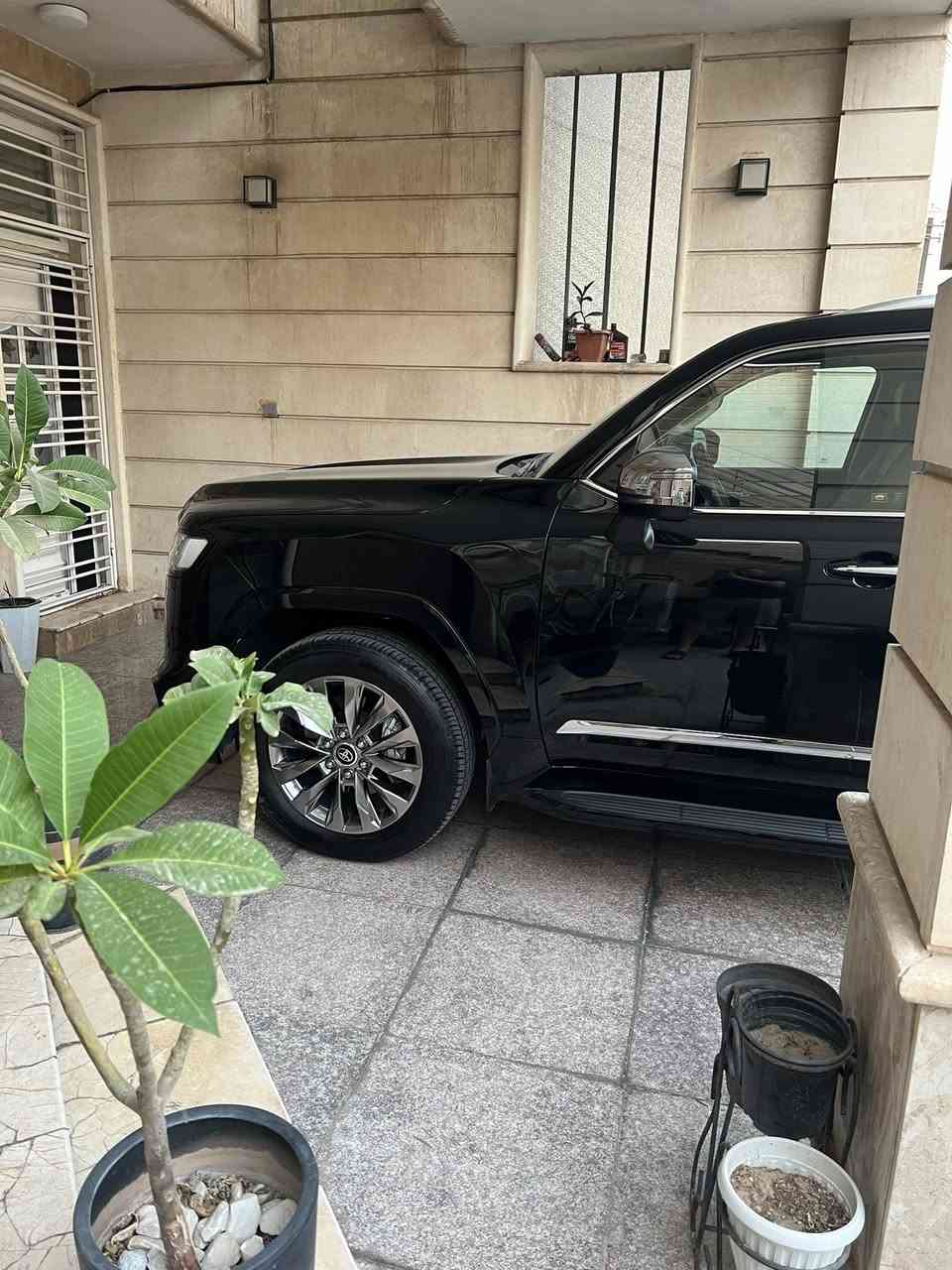 تويوتا لاندكروز (VX)twin turbo
شركة ساز اسود  موديل 2022  

كفالة عامة حتة من الشخط وضع الشركة

مغلفة pof

رقم بغداد باسمي   

مواصفات VX فول مواصفات واحد ع واحد 

توين تيربو 

بصمه عدد 2 + بصمه ابواب 4 

فتحه يسقف 

كشنات جلد 

كشنات تدفئه +تبريد 

كراسي اثنين كهرباء 

صندوك كهرباء 

3 شاشات اصلي تطبيق 

دتاشو 

سماعات JBl دمامات 

كشنات خلفيه كهرباء

دبل رادار 

توقف ذاتي 

نقاط عمياء 

شاحن واير ليس  

ثلاجه 

سايد بريك

اوتو هولد 

لد امامي خلفي 

اشاير لكزس امامي خلفي 

لايت 3 عدسات 

كشافات ضباب 

وضعيات قياده متعدده 

ستيرن كهرباء + تدفئة 

 السياره مغلفه PPF ضمان ١٠ سنوات 

وبعد بيه هواي مواصفات معروفه مواصفات VX

عداد المسافه ٦٩الف 
السعر ب٦٦ وبيه مجال

السياره ب اسمي تحويل ثاني يوم 

العنوان بغداد الاعظمية

للاستفسار الاتصال على الرقم  ***********
