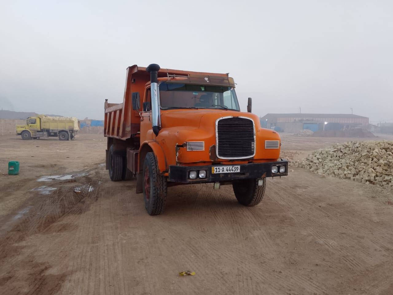 سلام عليكم
مان 82 رقم جديد نكليزي محرك بخار بدون صرف 
كير اكسن مكفول شاصي 
تخم تاير جدد
الاستفسار ***********
