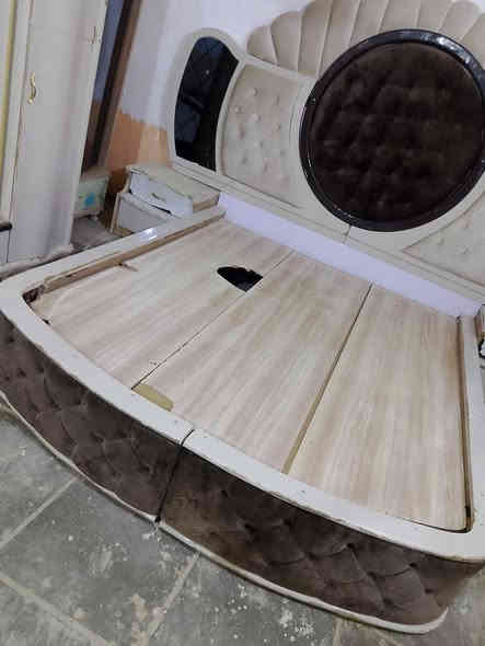 السلام عليكم ورحمة الله وبركاته
للبيع غرفة نوم تركي 10 قطع كامله ضخمة وحلوه فقط تكحيل صبغ تحتاج مكاني سوق الشيوخ بيع مباشر بدون مندوب   مستعجل عليها لغرض الانتقال لغير مكان 
الشراي 👇

***********
