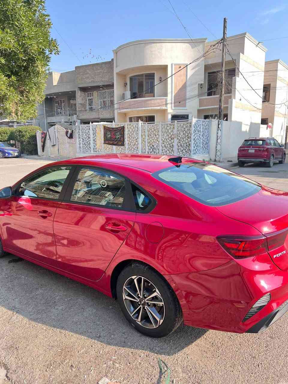 السلام عليكم فورتي للبيع موديل 2023 وارد امريكي مواصفات نص فول 
مرقم بغداد 
مابيها اي قطعة تبديل 
بيها فقط تعديل بل جاملغ الامامي الايمن و بنيد ومصبوغ
لون ماروني
السيارة ماشيه 18 الف 
نضيفه جداا 
شواصي لغود مكفوله 
السعر 155 وبيها مجال قليل


**إذا كنت صاحب هذا الإعلان وتريد حذفه لأي سبب، رجاءا أرسل رسالة إلى الدعم الفني**