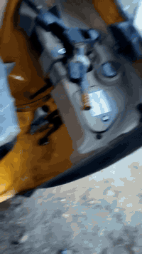 السلام عليكم
تكتك.للبيع ١٨ اوراق. معمره دواسات ولغد

محرك ٢٠ اخرس. تكتك حلو مناقصهه اي شي

سعر ٤ ونص.   موقع// ديالئ بلدروز //

للتصال ***********
