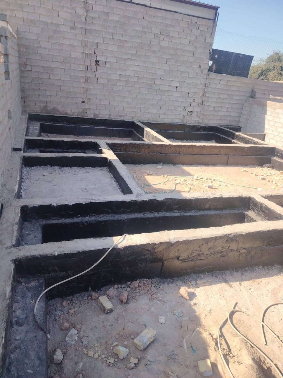 السلام عليكم عرصه للبيع المساحه 222م اساس صب كونكريت 50*40
متوفر جميع الخدمات 
عرض الشارع مالتها 15 متر 
خريطه حديثه 
العنوان النجف الاشرف شارع القوسي خلف مجمع عماد سكر حي الامام الحسن ع /مشموله بقرار الطابو الجديد
*********** اتصال او واتساب  
السعر 35 وبيها مجال
